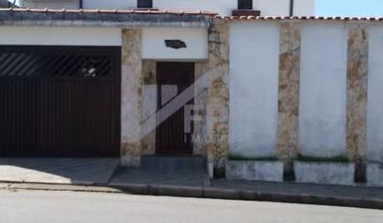 Casa Alto Padrão para Venda em Itanhaém, Centro, 5 dormitórios, 1 suíte, 4 banheiros, 3 vagas