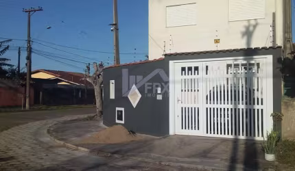 Sobrado para Venda em Itanhaém, Tupy, 2 dormitórios, 1 banheiro, 2 vagas