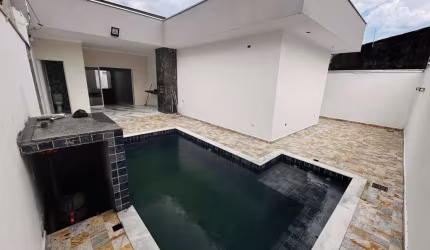 Casa para Venda em Itanhaém, Tupy, 3 dormitórios, 2 suítes, 1 banheiro, 4 vagas