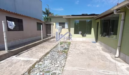Casa para Venda em Itanhaém, Jardim Diplomata, 4 dormitórios, 1 suíte, 2 banheiros, 4 vagas