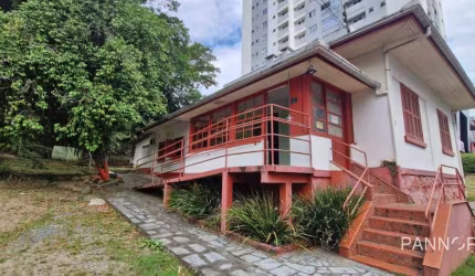 Casa Comercial com 9 Salas para alugar, 280 m² por R$ 7.173/mês - Vila Nova - Blumenau/SC