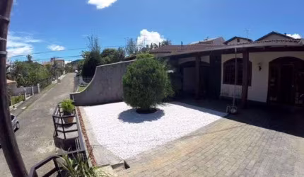 Casa com 4 dormitórios à venda, 290 m² por R$ 1.000.000,00 - Velha - Blumenau/SC