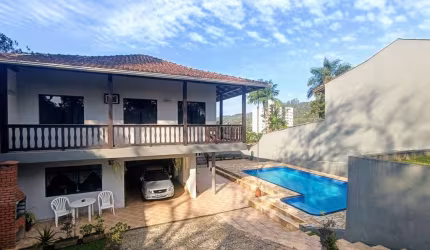 Casa com 3 dormitórios à venda, 300 m² por R$ 1.500.000,00 - Velha Central - Blumenau/SC