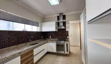Apartamento com 3 dormitórios para alugar, 110 m² por R$ 2.500,00/mês - Centro - Marília/SP