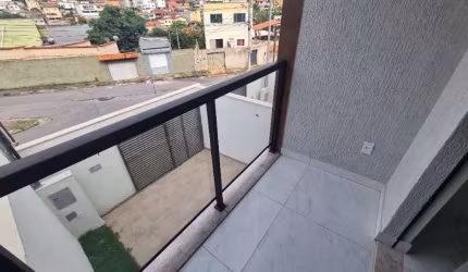 Casa Independente de 3 qtos, 2 vagas no B. Sta Amélia - CA00511