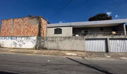 CASA com galpão em lote de esquina no Letícia BELO HORIZONTE - CA00571
