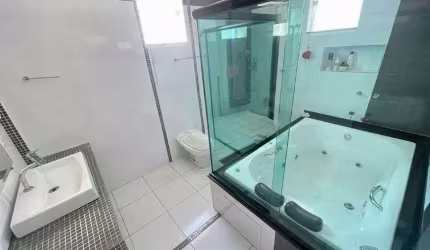 Casa de 6 quartos e 3 suítes , no Santa Rosa a venda  - CA3307