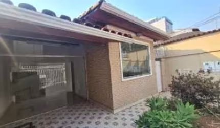 Casa Plana Independente de 3 qtos ótima localização Itaopã - CA3358