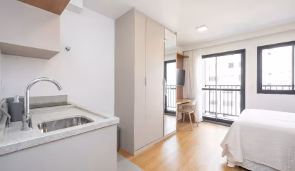 studio mobiliado e decorado no Centro de Curitiba, para até 2 pessoas, 24mt