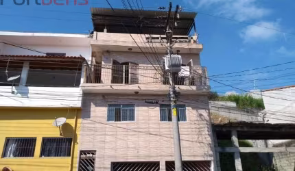 Sobrado Para Vender com 3 quartos 1 suítes no bairro Laranjeiras em Caieiras