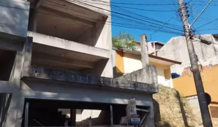 Sobrado Para Vender com 3 quartos 1 suítes no bairro Serpa em Caieiras