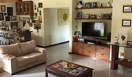 Casa Para Vender com 4 quartos 4 suítes no bairro Recanto Suíço em Vargem Grande Paulista