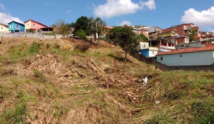 Terreno residencial à venda, no bairro Vila Rossi.