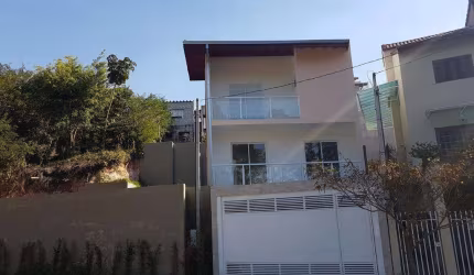 Casa Para Vender com 3 quartos 1 suítes no bairro Região Central em Caieiras