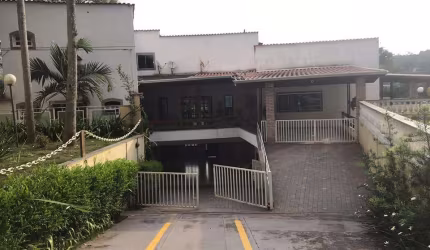Casa com 3 dormitórios à venda, 300 m² por R$ 2.000.000 - Roseira - Mairiporã/SP