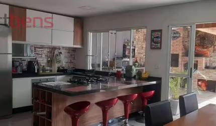 Casa Para Vender com 3 quartos 1 suítes no bairro Serpa em Caieiras