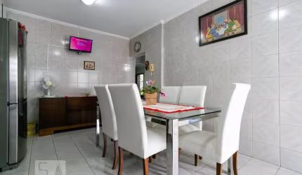 Casa Para Vender com 4 quartos 1 suítes no bairro Parque Maria Domitila em São Paulo