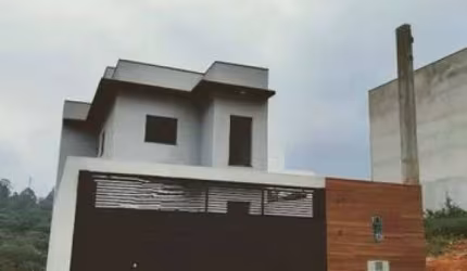 Sobrado Para Vender com 3 quartos 1 suítes no bairro Laranjeiras em Caieiras