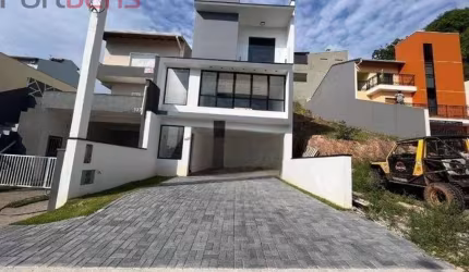 Sobrado Para Vender com 3 quartos 3 suítes no bairro Villa Verde em Franco Da Rocha