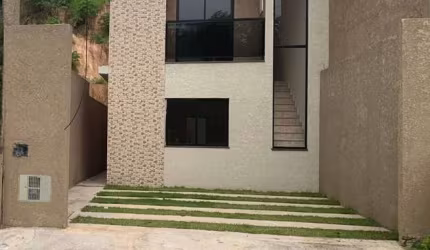 Sobrado Para Alugar com 3 quartos 1 suítes no bairro Serpa em Caieiras