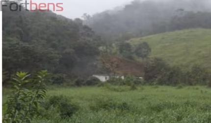 Sítio Para Vender com 2 quartos no bairro Jardim Santa Maria em Juquiá