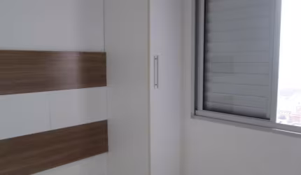 Ótimo apartamento residencial em excelente localização, com fácil acesso ao metrô e shoppings!  - *Características:*   - 2 dormitórios
