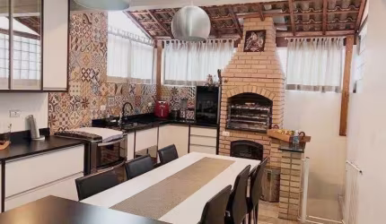Sobrado em condomínio fechado para Venda na Vila Amália, excelente localização, ao lado da Av Santa Inês, 2 suítes e 2 vagas de garagem