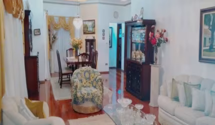Casa Térrea para venda no Horto Florestal, excelente localização, ao lado da Avenida Nova Cantareira, 5 suítes e 4 vagas de garagem.