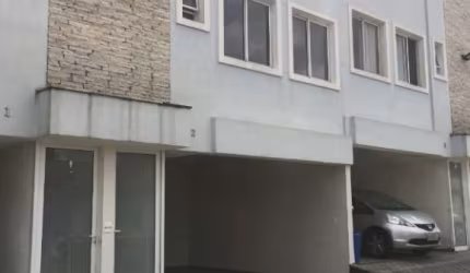 Casa em condomínio fechado, Vila Santos, excelente localização, próximo ao Parque Horto Florestal, 3 dormitórios (1 suíte) e 3 vagas