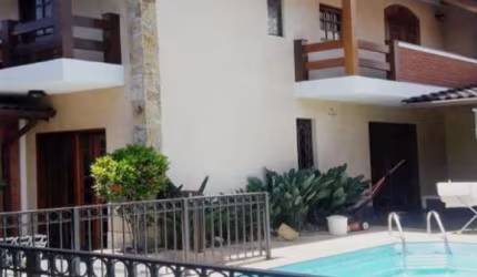 LINDO SOBRADO PARA VENDA NA VILA ALBERTINA, ÓTIMA LOCALIZAÇÃO, 5 DORMITÓRIOS (2 SUÍTES), 4 VAGAS E ESPAÇO GOURMET COM PISCINA E CHURRASQUEIRA