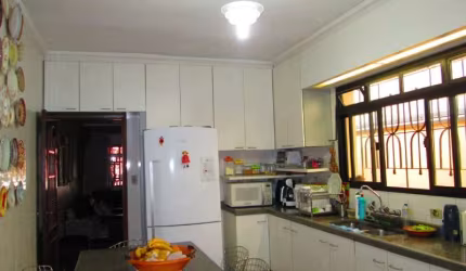 CASA TERREÁ PARA VENDA NO JARDIM BRASIL, COM 3 DORMITÓRIOS (1 SUÍTE) E 2 VAGAS DE GARAGEM