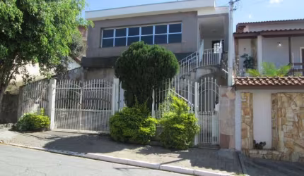 Sobrado para Locação no Jardim Guapira, excelente localização, ao lado do Clube Guapira, 3 dormitórios (1 suíte) e 4 vagas de garagem