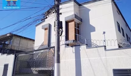 Casa em condomínio fechado para Venda na Vila Dom Pedro II, apenas à 10 minutos a pé do Metrô Parada Inglesa, 2 dorms e 1 vaga