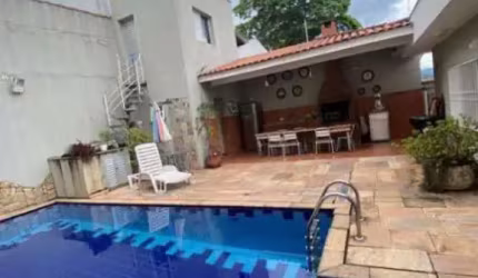 Maravilhoso Sobrado para Venda no Jardim Floresta, localização privilegiada, próximo ao Horto Florestal, 4 dormitórios (3 suítes) e 4 vagas