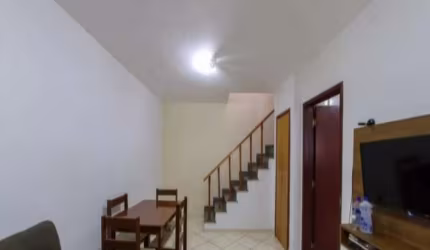 Sobrado em condomínio fechado para Venda na Vila Nova Mazzei, ao lado da Av. Cel Sezefredo Fagundes, 2 suítes e 1 vaga de garagem