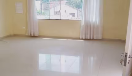 Sobrado à Venda na Vl Pedra Branca, em excelente localização, ao lado da Av. Santa Inês, Parque Horto Florestal, 3 dormitórios(1 suíte) e 4 vagas