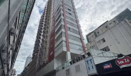 Excelente Apartamento Frente Mar 03 suítes 02 vagas de garagem em Balneário Camboriú