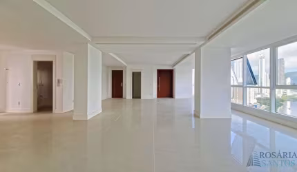 Imóvel de 03 suítes e 06 vagas de garagem com vista deslumbrante em Balneário Camboriú