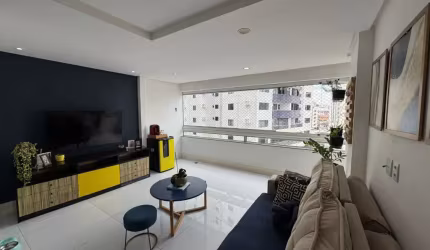 Apartamento a venda no Stiep 2/4 com suíte + home, 85m², varanda integrada com a sala