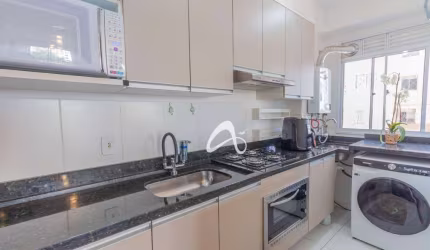 Apartamento semimobiliado à venda, 2 quartos sendo 1 suíte, em condomínio clube, no Bairro Pinheirinho, Curitiba/PR.