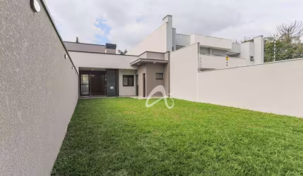 Excelente casa de frente para rua à venda, quintal excelente, com 3 quartos e 1 suíte com closet, no Bairro Afonso Pena, São José dos Pinhais/PR.