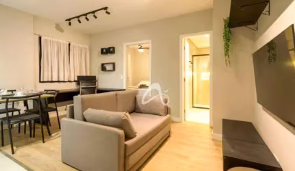 Apartamento mobiliado à venda, 1 quarto e com garagem no Centro de Curitiba/PR.