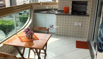 Apartamento com 3 dormitórios à venda, 114 m² por R$ 590.000