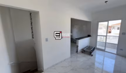Casa com 2 dormitórios à venda por R$ 310.000