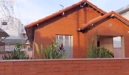 Venda Casa Santos - SP- mAr dOce lAr - térrea isolada, com edícula no fundo, excelente localização.