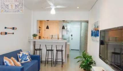 Apartamento Sala Living Reformado e Mobiliado  Quadra da Praia do Boqueirão em Santos / SP