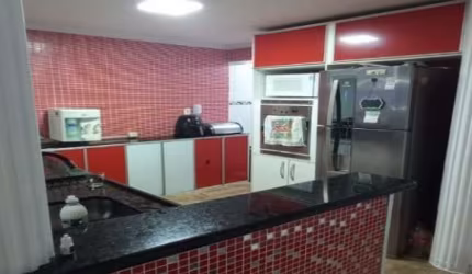 Casa com quintal 3 dormitórios com area de lazer churrasqueira e ofurô - Marapé - Santos/SP