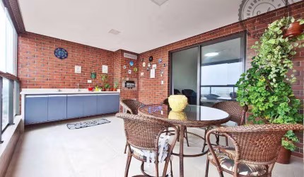 Apartamento na Vila Guilhermina em Praia Grande - SP