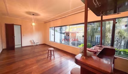 Casa Térrea com 4 Dormitórios e 8 Vagas ao Lado do Bosque Maia – Guarulhos
