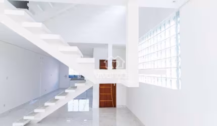 Sobrado com 4 dormitórios à venda, 384 m² por R$ 890.000,00 - Parque São Vicente - Mauá/SP